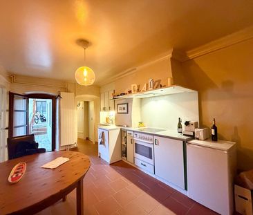 Superb 3.5 room apartment with fireplaces and character - Photo 6