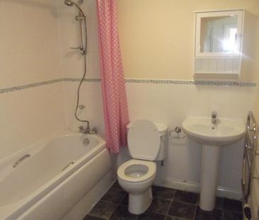 2 bedroom apartment to rent - Photo 6