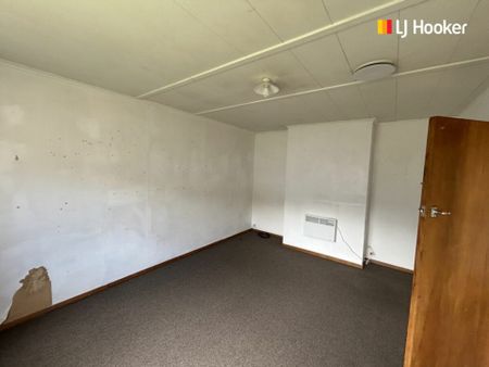 Four bedroom flat - Photo 3