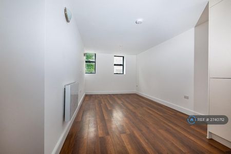 1 bedroom flat to rent - Photo 2