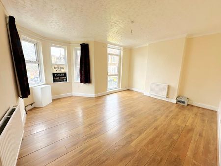 3 bedroom maisonette to rent - Photo 2