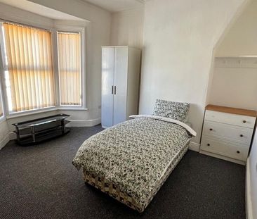 Room in a Shared House, Bellamy Road, L4 - Photo 5