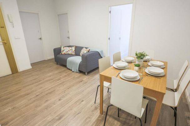 Nice room in calle del Ferrocarril - Photo 1