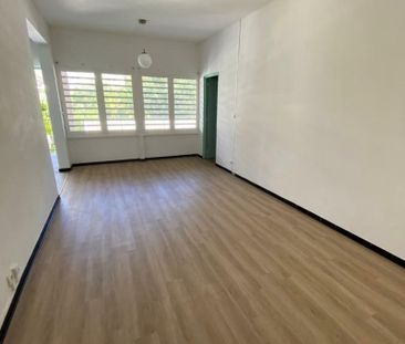Location Appartement 4 pièces 85m² ST DENIS 97400 - Photo 1