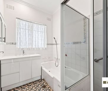 8 Atkinson St, Queanbeyan NSW 2620 - House For Rent | Domain - Photo 3