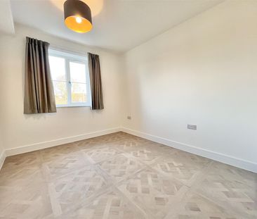 Sienna Villas, Hyde - Photo 2