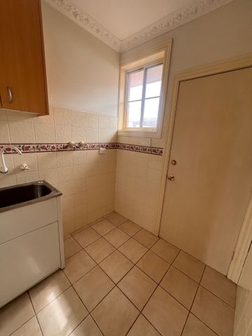 2/9 Hotham Street, Hughesdale VIC 3166 - House For Rent | Domain - Photo 5