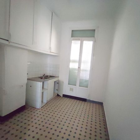 Appartement 2 pièces 35m2 MARSEILLE 15EME 495 euros - Photo 4