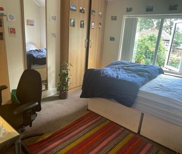 3 bedroom private hall to rent - Photo 3