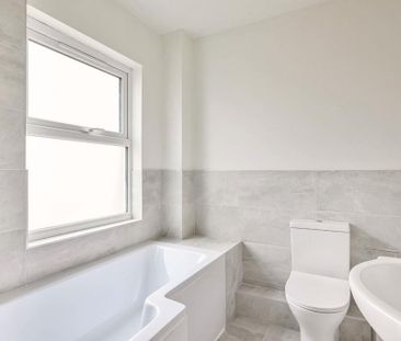 3 bedroom semi-detached house to rent - Photo 5