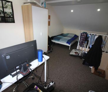 4 bedroom terraced house to rent - Photo 3