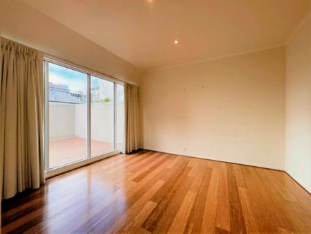 2Bedrooms, 2Bathrooms - Photo 2