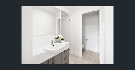 4 BEDROOM FAMILY HOME - Photo 3