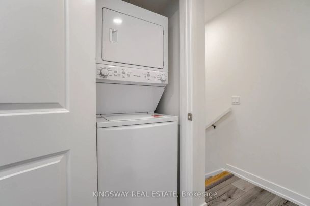 3062 Sixth Line #341 - Photo 1