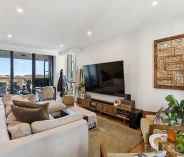 Luxury Unfurnished Apartment with River & Pool Views – Resort Style... - Photo 4