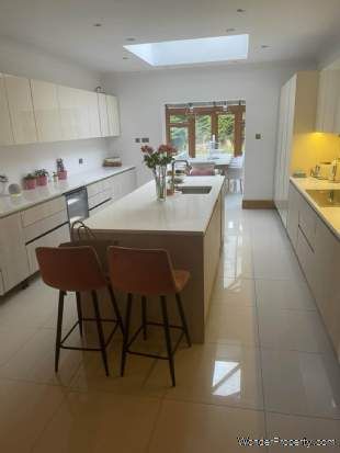 7 bedroom property to rent in Borehamwood - Photo 3