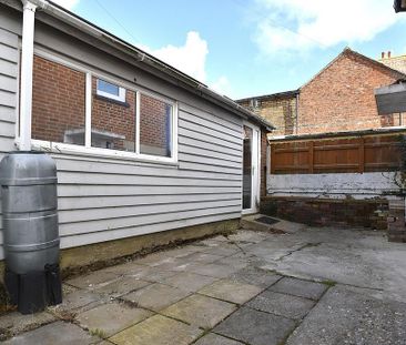 4 bedroom detached house to rent - Photo 3