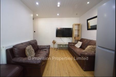 6 Bedroom Accommodation for Students - Photo 3