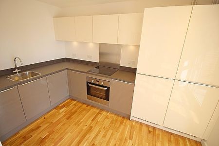 2 bedroom flat to rent - Photo 5