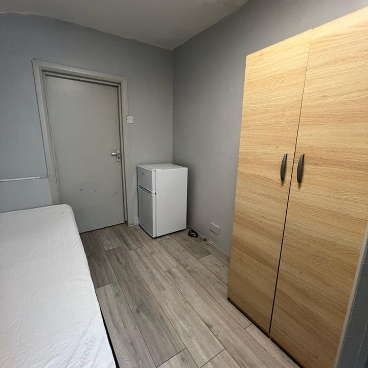 Room in a Shared House, Grange Road, E13 - Photo 1