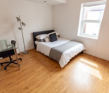 4 bedroom terraced house to rent - Photo 5