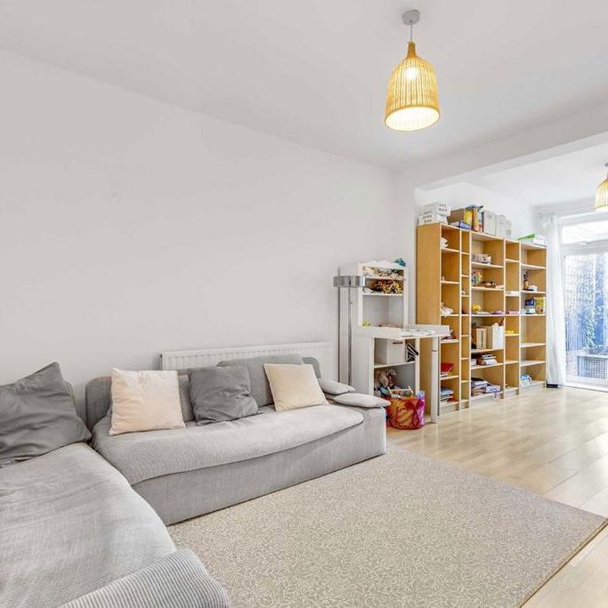 4 bedroom terraced house to rent - Photo 1