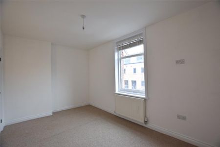 3 bedroom detached house to rent - Photo 4