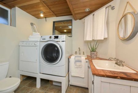 For Lease - 9 Avonmore Street, Brampton, Ontario - Photo 4