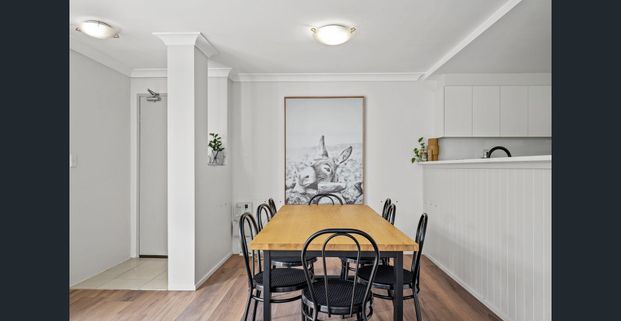 Spacious 2-Bedroom Unit in Secure Complex - Photo 1