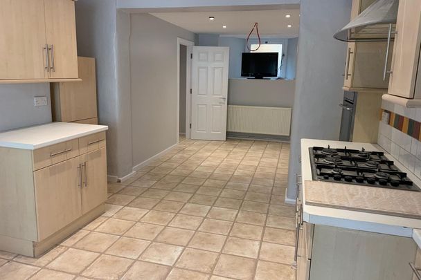 Vicarage Road - Photo 1