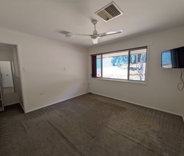 Fully Fenced Three Bedroom House - Photo 1