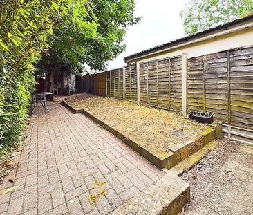 4 bedroom terraced house to rent - Photo 6