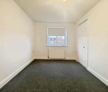 3 bedroom semi-detached house to rent - Photo 6