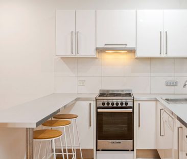 Relaxed indoor/outdoor living - Photo 4