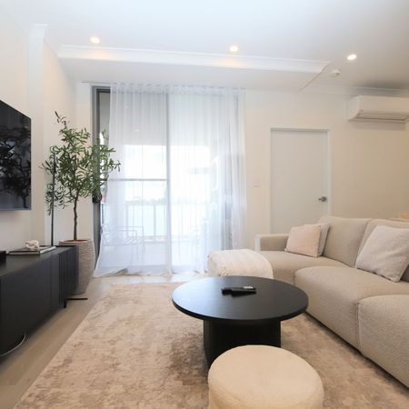 Modern One Bedroom Apartment - Photo 3