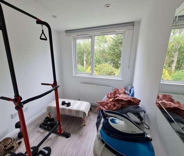 Highview Gardens, Edgware, HA8 - Photo 2