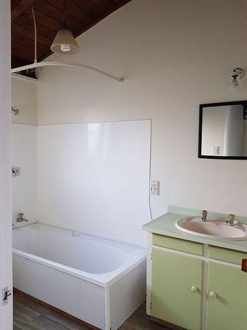 Epsom 1 bedroom unit - Photo 3