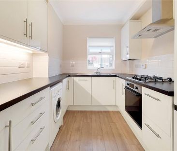 4 bedroom terraced house to rent - Photo 3