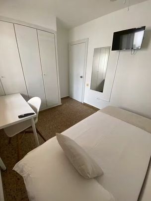 Carrer Pintor Renau, Torrent, Valencian Community 46900 - Photo 1