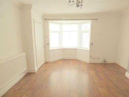 3 bedroom end of terrace house to rent - Photo 2