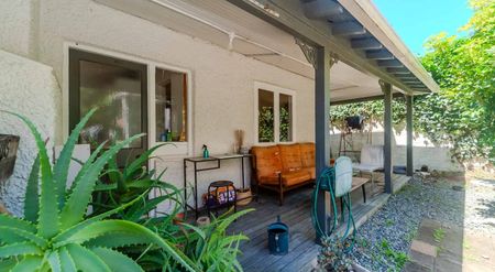 Large Character Home - Photo 2