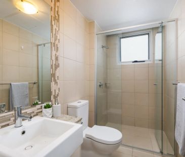 Elevated Luxury Living in Belconnen's Prestigious Oracle Complex - Photo 2