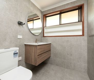 Fully Renovated Unit in the Heart of Mount Waverley - Photo 2