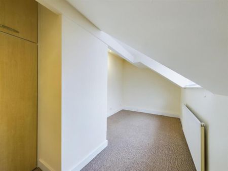 3 bedroom apartment to rent - Photo 4