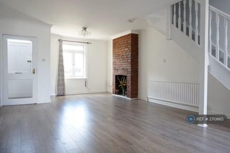 2 bedroom terraced house to rent - Photo 2