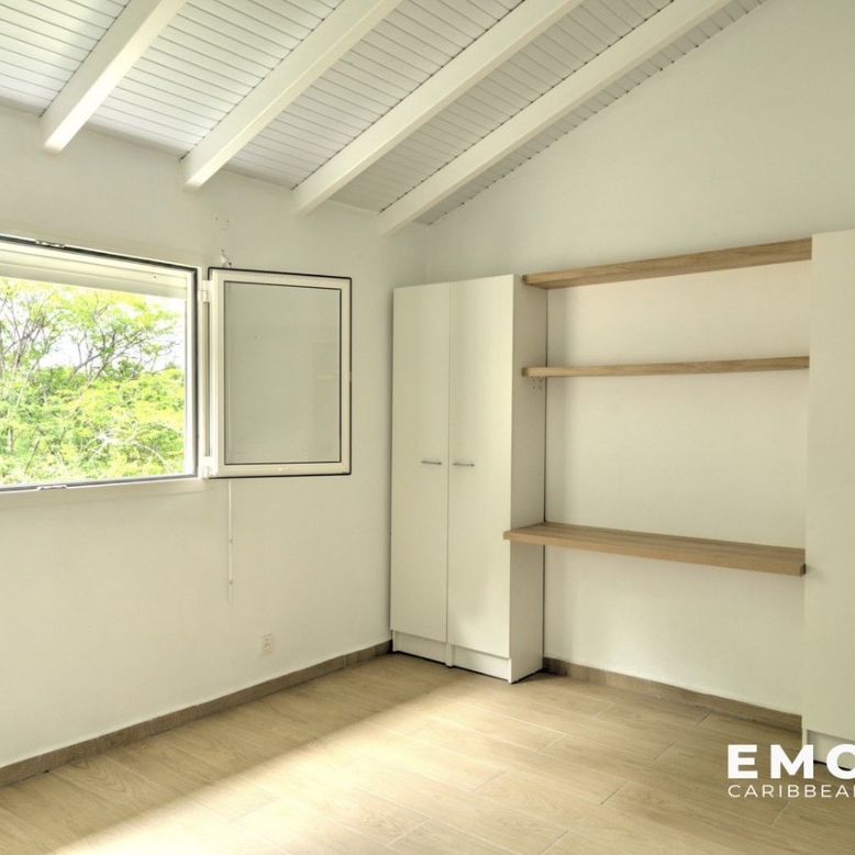 Location Appartement 2 pièces 65m² LES ABYMES 97139 - Photo 1