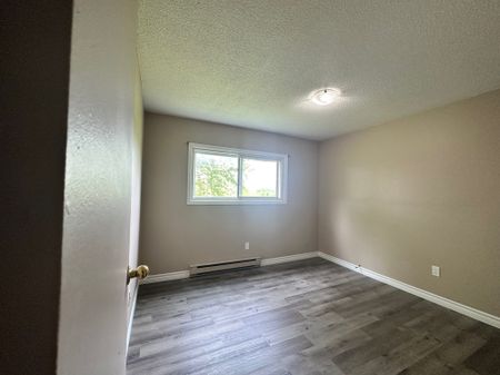 For Lease - 5 Lowndes Avenue Unit# 12, Georgina, Ontario - Photo 3