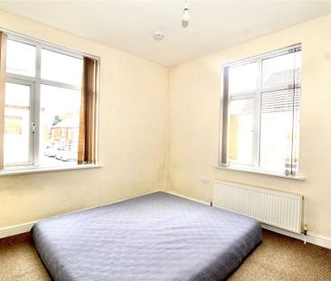 3 bedroom end of terrace house to rent - Photo 1
