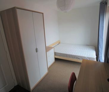 4 Bed Semi-Detached House, Home Leas Close, BS16 - Photo 5