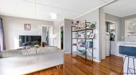 Sunny 2BR Avondale Living - Pets OK! - Photo 3